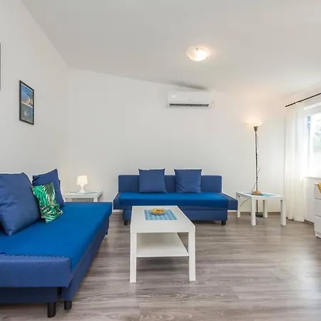 Family Patio Apartman *
